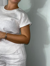 Load image into Gallery viewer, Scalloped Hem Linen Tee
